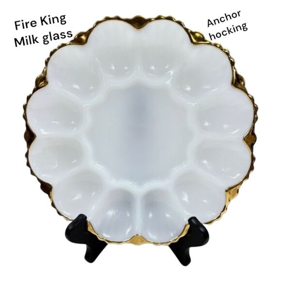 Vintage Plate Anchor Hocking Fire King Milk Glass Deviled Egg Dish 22K Gold Trim - Picture 5 of 11